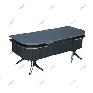 میز مدیریت جوان